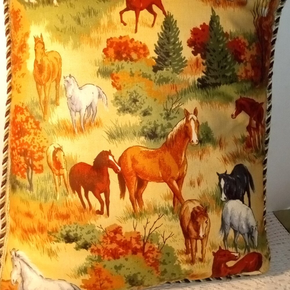 BEAUTIFUL HORSE LOVERS COLORFUL PILLOW DECOR
